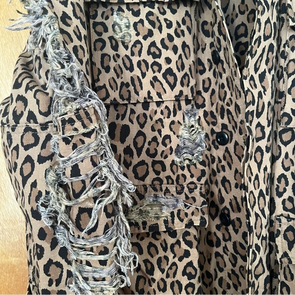 Shredded Leopard Abu Jacket - Picture 2 of 3